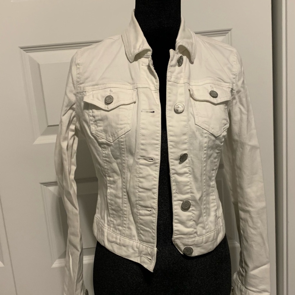 Women’s White Denim Jacket - Classic Fitted Style